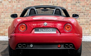 Alfa Romeo 8C Spider 7