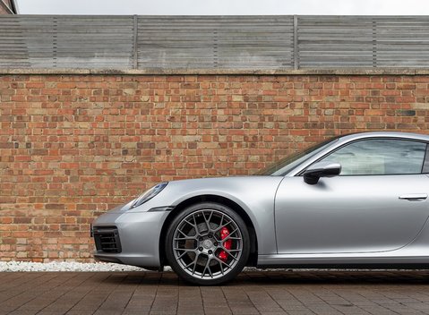Porsche 911 Carrera 4S (992) 27