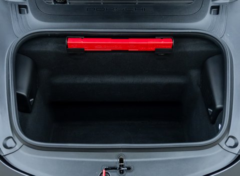 Porsche 911 Carrera GTS CABRIOLET (991.2) 36