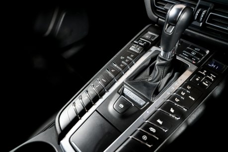 Porsche Macan GTS PDK. WARRANTY. EXCELLENT PSH. SPORT DESIGN PACKAGE. SPORTS EXHAUST. 23