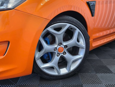Ford Focus 2.5 SIV ST-2 Hatchback 3dr Petrol Manual (224 g/km, 221 bhp) 11