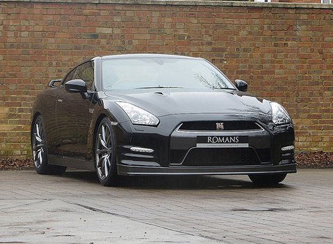 Nissan GT-R Premium Edition 1