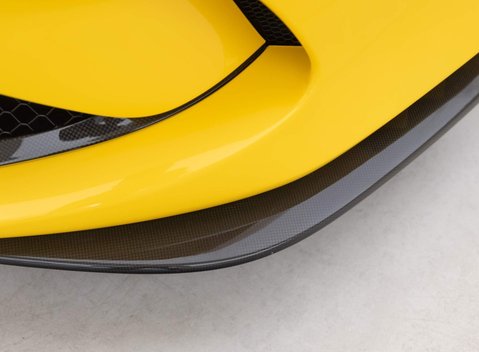 Ferrari F8 Tributo 25