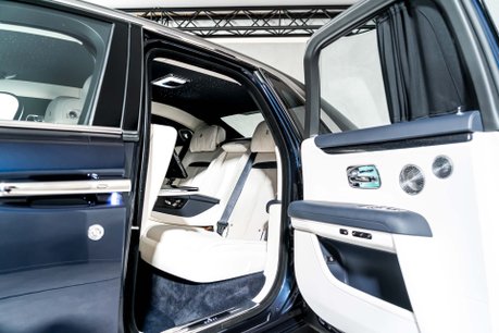 Rolls-Royce Ghost V12. STARLIGHT. H, C & M SEATS. REAR ENTERTAINMENT. HUD. A/CRUISE CONTROL 29