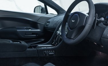 Aston Martin Vantage GT8 13