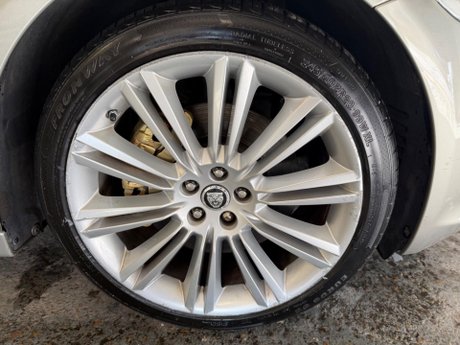 Jaguar XJ 3.0d V6 Portfolio Auto Euro 5 4dr 22