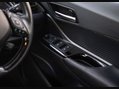 Toyota C-HR 1.8 C-HR-Dynamic HEV CVT 5dr 17