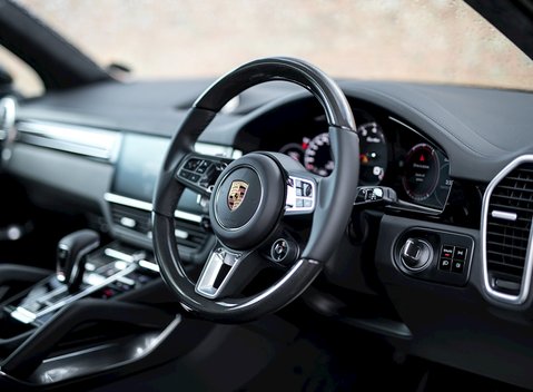 Porsche Cayenne Turbo (New Model) 11