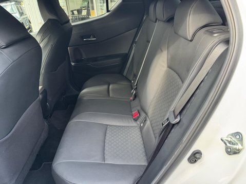 Toyota C-HR EXCEL 19