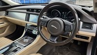 Jaguar XF 2.0d Portfolio Saloon 4dr Diesel Auto Euro 6 (s/s) (180 ps) 37