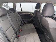 Volkswagen Golf SE NAVIGATION TDI DSG 17