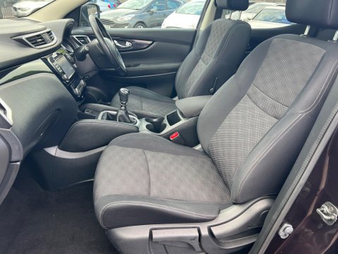 Nissan Qashqai 1.2 DIG-T Acenta Premium 2WD Euro 5 (s/s) 5dr 25