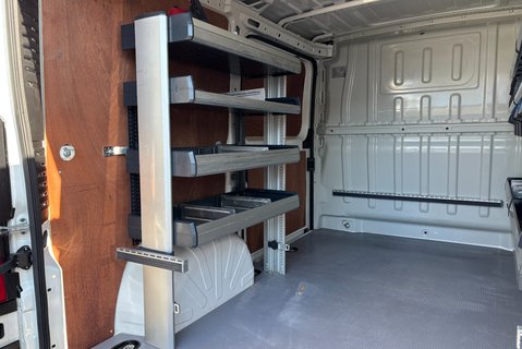 Citroen Relay 33 L1H1 X 120 ps BlueHdi Panel Van - Racking & Invertor 15