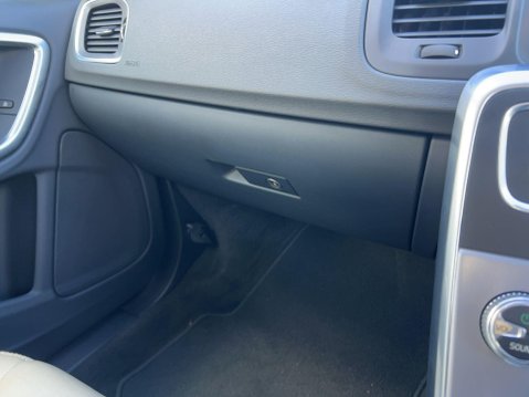 Volvo V60 2.0 D4 Lux Nav Auto Euro 6 (s/s) 5dr 59