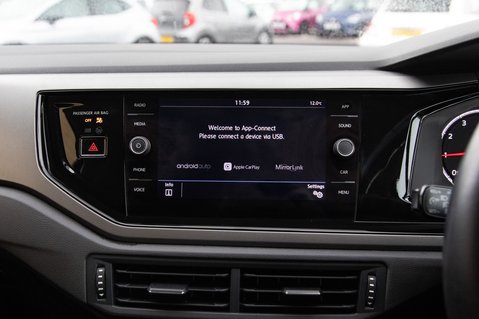 Volkswagen Polo SE TSI DSG 24