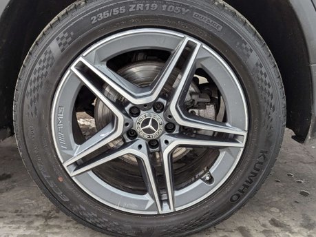 Mercedes-Benz GLC 2.0 GLC 220 D 4Matic AMG Line Auto 4WD 5dr 33