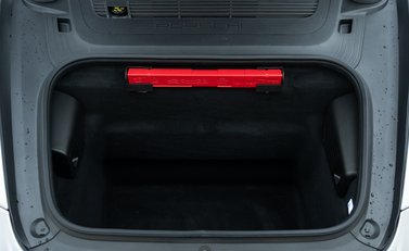 Porsche 911 GT3 (991.2) 33