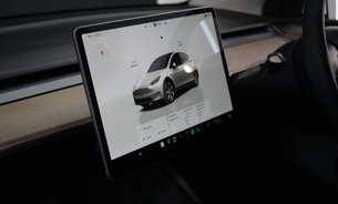 Tesla Model Y LONG RANGE AWD GROK AI Sexy Knob controller Adaptive LEDs Panoramic Roof 23