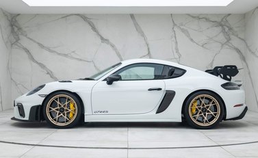 Porsche Cayman GT4 RS (718) 2