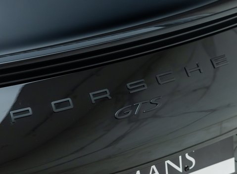 Porsche 911 Carrera GTS (991.2) 29