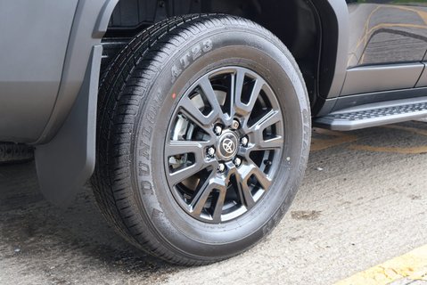 Toyota Land Cruiser COMMERCIAL WITH  REAR SEATS AND PRIVACY  22