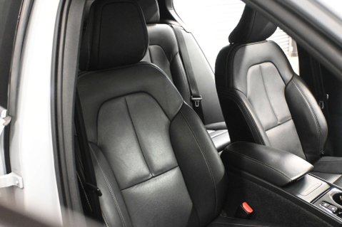 Volvo XC40 1.5 XC40 Inscription Pro T3 Auto 5dr 43
