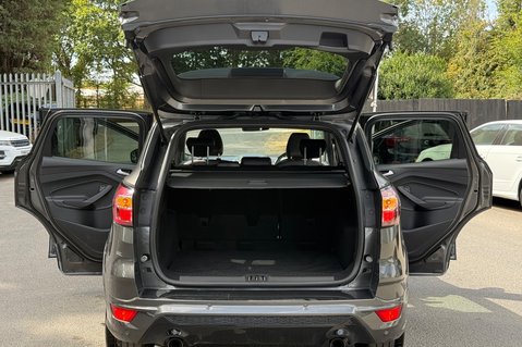 Ford Kuga ST-LINE AUTOMATIC -ONE OWNER- FORD SERVICE HISTORY - APPLE CARPLAY 19