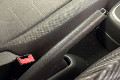 Volkswagen Up 1.0 Move up! Hatchback 5dr Petrol ASG Euro 5 (60 ps) 46