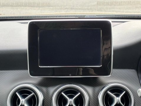 Mercedes-Benz GLA Class GLA 200 SE 18
