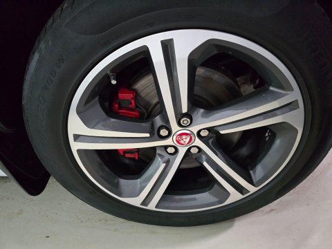 Jaguar F-Pace 3.0 D300 V6 S Auto AWD Euro 6 (s/s) 5dr 49