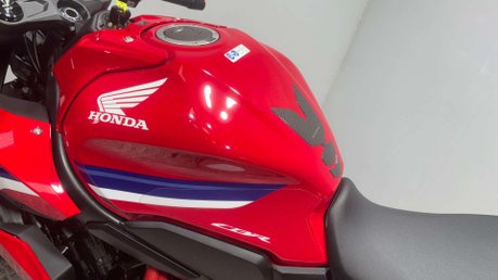 Honda CBR 2024 74 PLATE E-CLUTCH ONLY 240 MILES MOT AUTO 650CC SPORTS BIKE 37