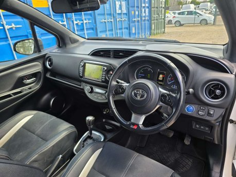 Toyota Yaris 1.5 VVT-h GR SPORT Hatchback 5dr Petrol Hybrid E-CVT Euro 6 (s/s) (100 ps) 47