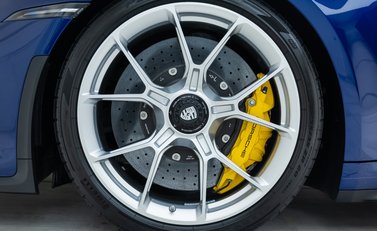 Porsche 911 GT3 Touring (992) 27