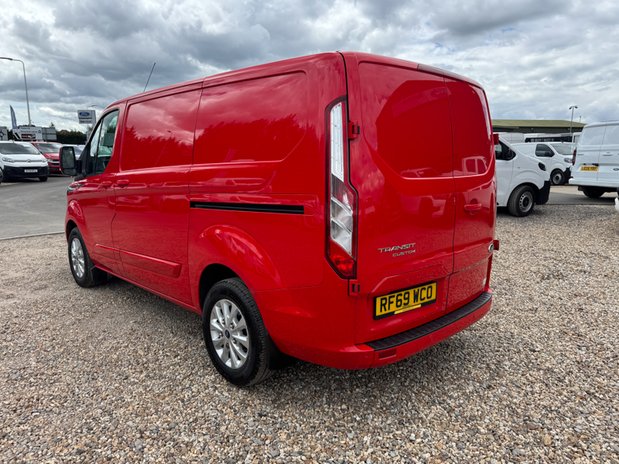 Ford Transit Custom SWB L1H1 [SOLD MM] Low Roof Limited 280 Air Con Nav Sensors EURO 6 10
