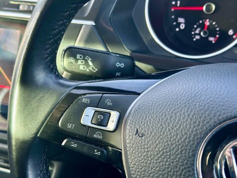 Volkswagen Tiguan 2.0 TDI SE Navigation Euro 6 (s/s) 5dr 40