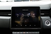 Renault Clio ICONIC TCE 24