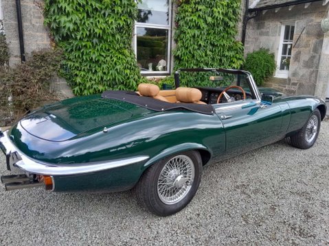Jaguar E-Type V12 Roadster Manual 4