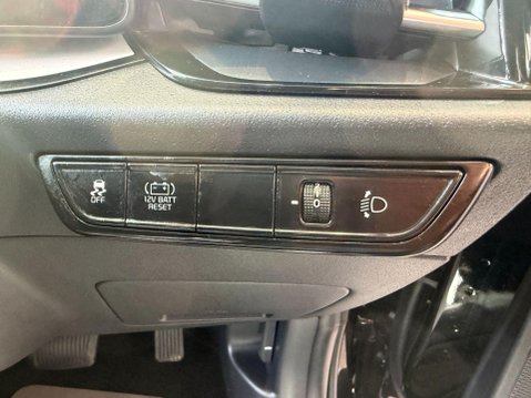 Kia Niro 1.6h GDi Pure DCT Euro 6 (s/s) 5dr 24