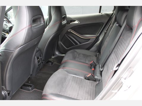 Mercedes-Benz GLA GLA 180 AMG LINE EDITION 12