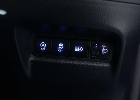 Toyota Aygo X 1.0 Aygo X Edge VVT-i Auto 5dr 39