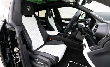 Lamborghini Urus 10