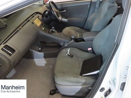 Toyota Prius 1.8 VVT-h T Spirit Hatchback 5dr Petrol Hybrid CVT Euro 5 (s/s) (136 ps) 2