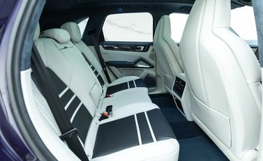 Porsche Cayenne Turbo S E-Hybrid 13