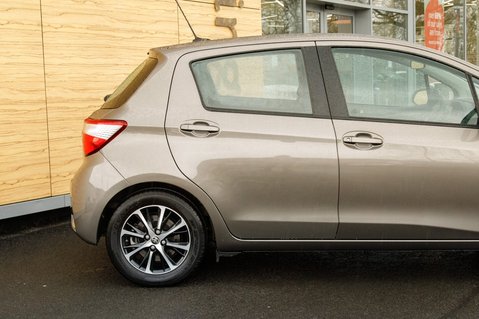 Toyota Yaris VVT-I ICON TECH 7