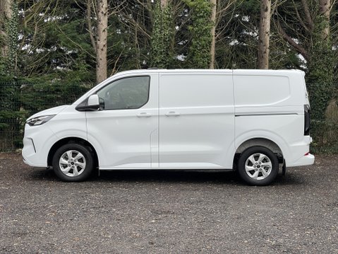 Ford Transit Custom 280 LIMITED L1H1 P/V ECOBLUE 17