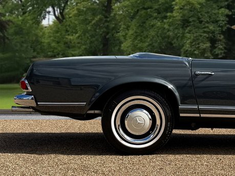 Mercedes-Benz SL Series 230 SL 11