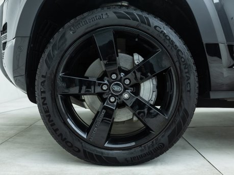 Land Rover Defender 110 D300 X-Dynamic HSE 