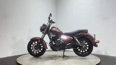 Keeway Superlight 125 2024 ONLY 800 MILES MOT SERVICED 125CC CRUISER BIKE 4