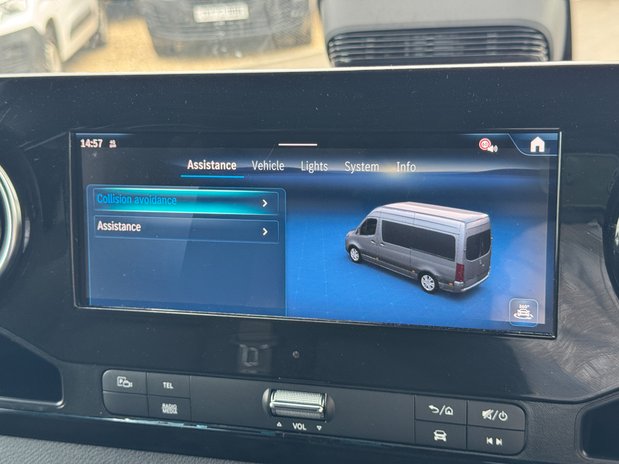 Mercedes-Benz Sprinter AUTO MWB L2H2 High Roof 315 Pro Air Con Camera EURO 6 32