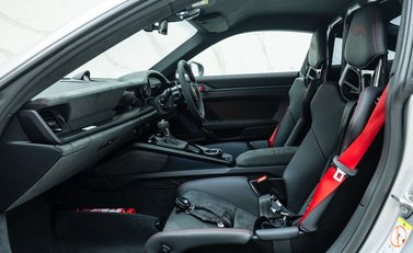 Porsche 911 GT3 RS (992) 19